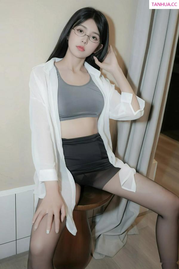 吴佩慈 吴佩慈 [XiuRen]高清写真图 2025.07.30 No.10601 美少女@ 白色衬衫第11张图片